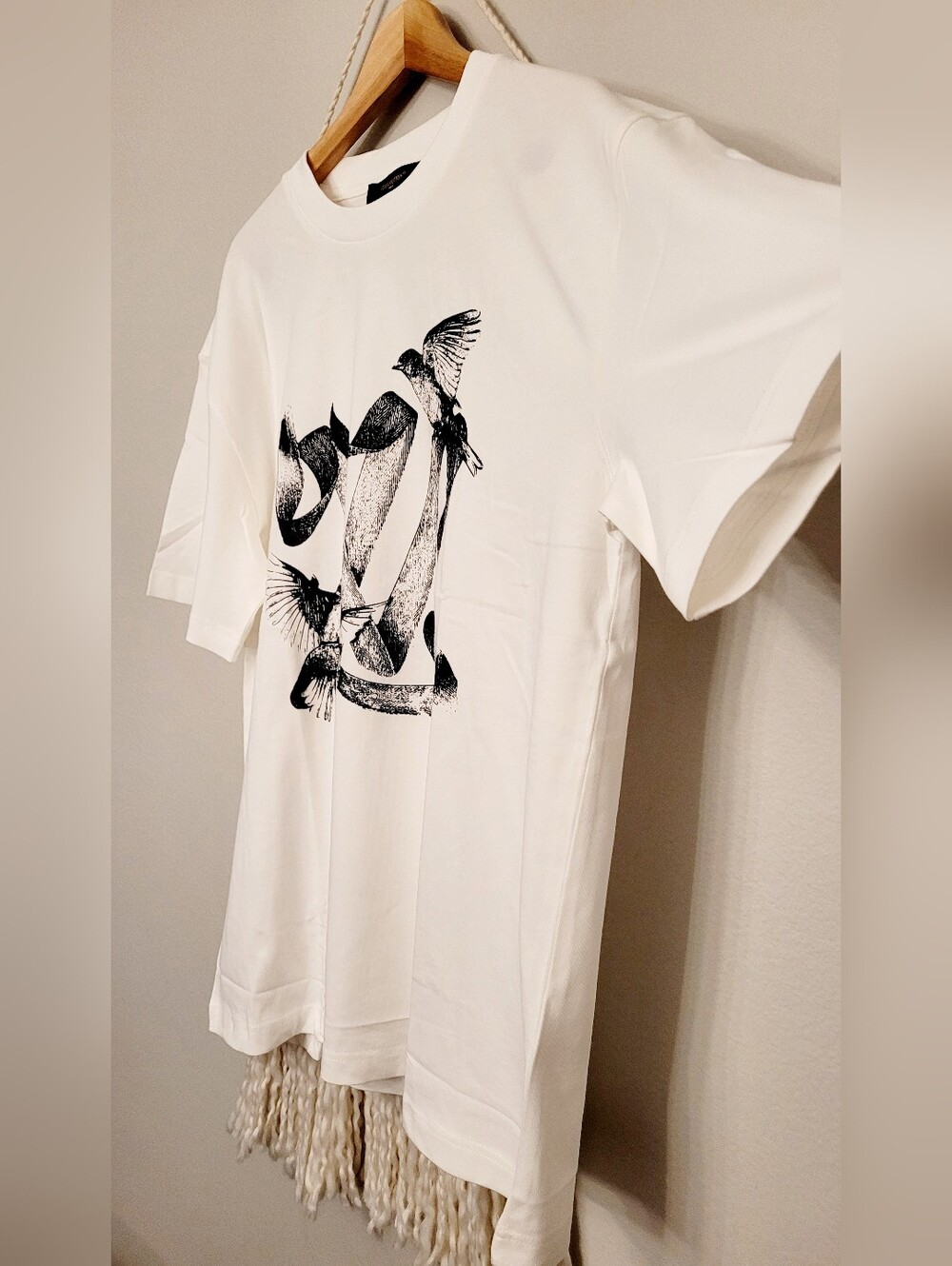 🇫🇷LOUIS VUITTON✨️White Graphic T-shirt✨️ - Picture 2 of 12